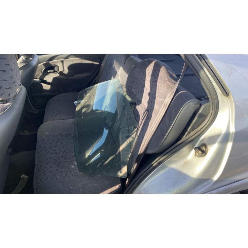 Vitre arriere gauche CITROEN SAXO Photo n°16