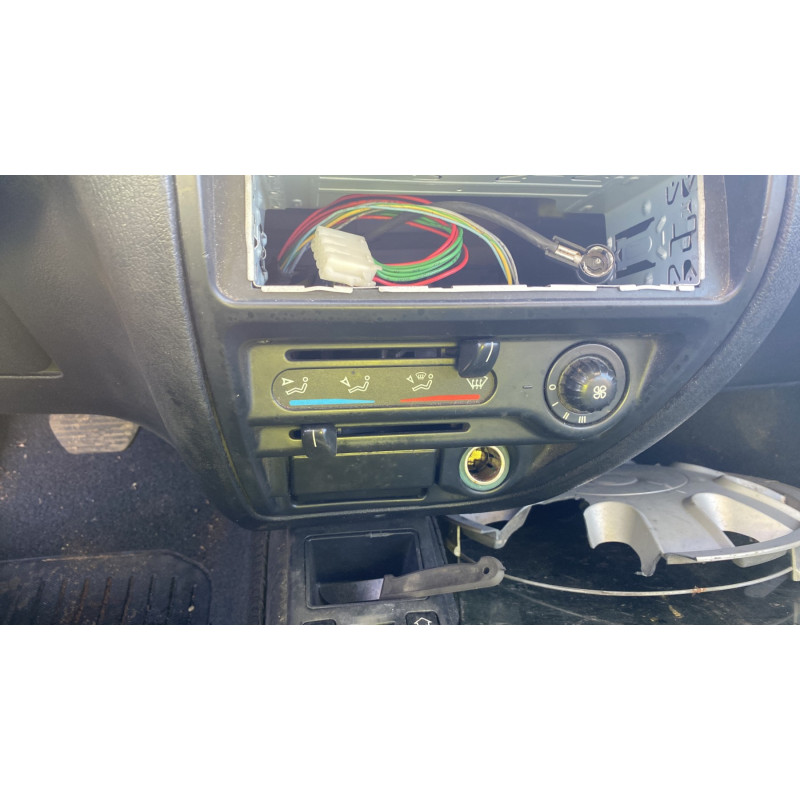 Vitre arriere gauche CITROEN SAXO Photo n°20