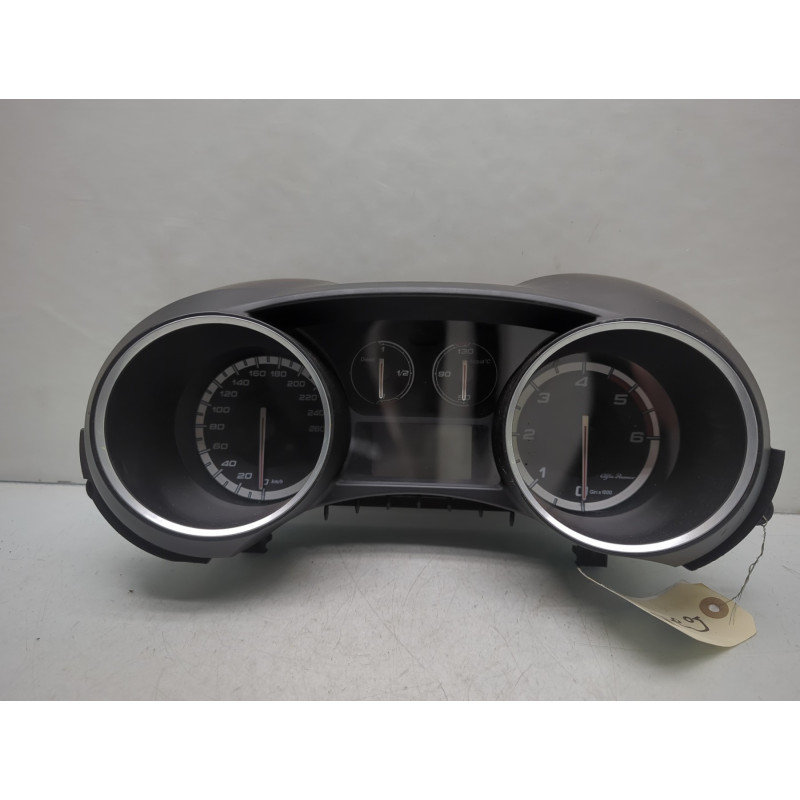 Compteur ALFA ROMEO GIULIETTA 2 Photo n°1