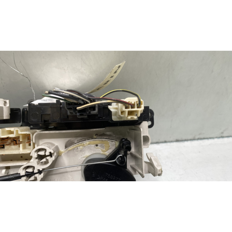 Commande chauffage TOYOTA YARIS 1 Photo n°4