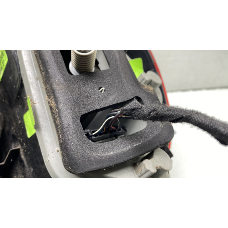 Feu arriere principal gauche (feux) VOLKSWAGEN FOX Photo n°3