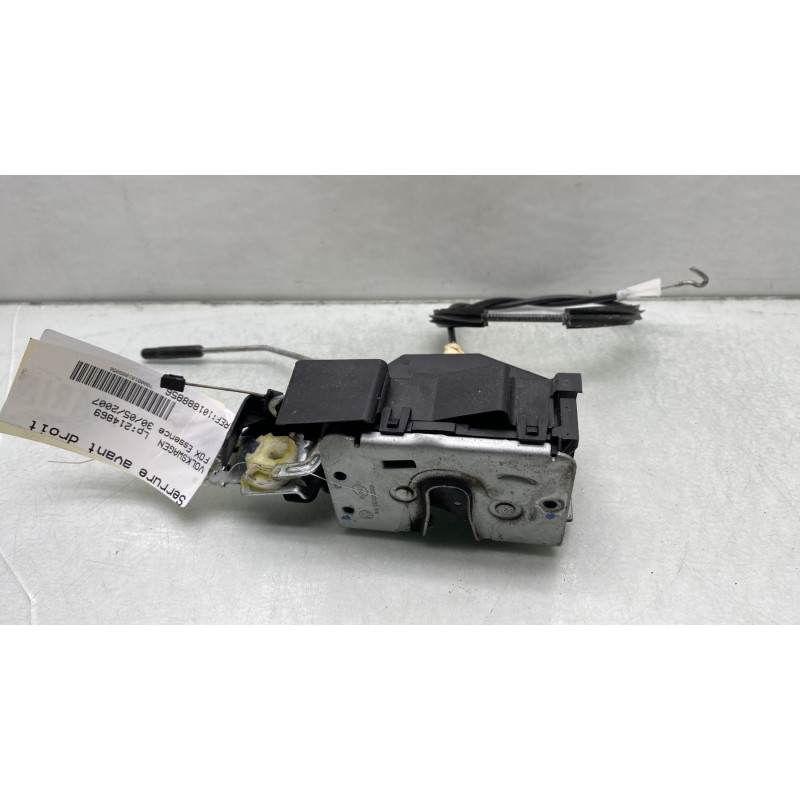 Serrure avant droit VOLKSWAGEN FOX Photo n°1