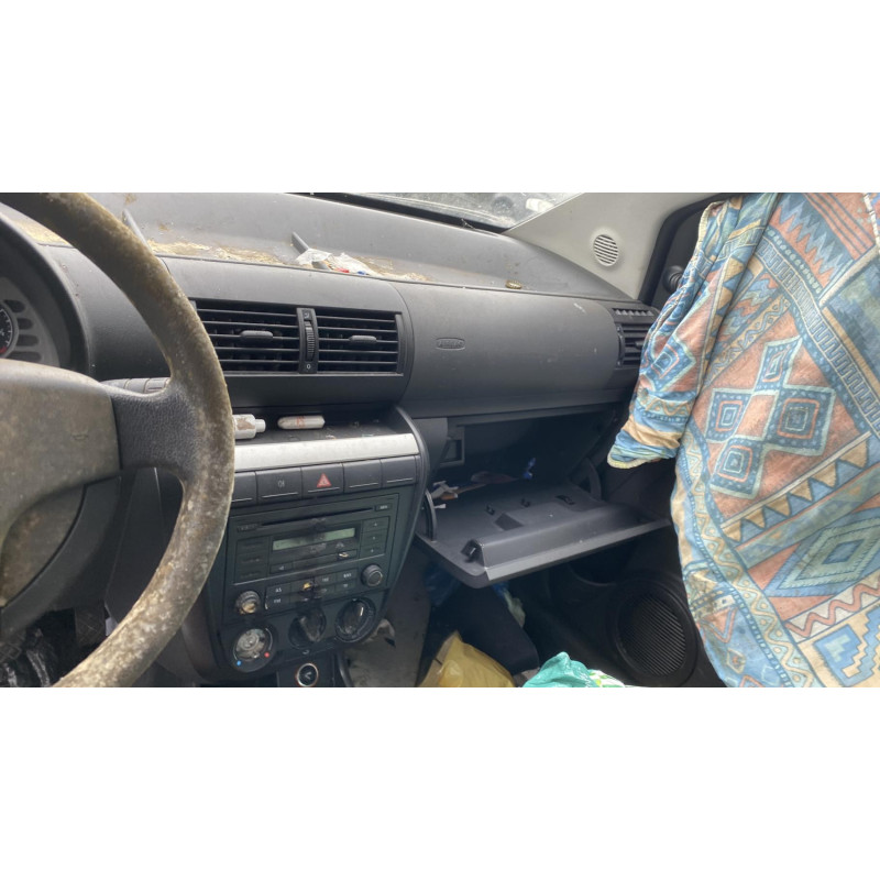Serrure avant droit VOLKSWAGEN FOX Photo n°5