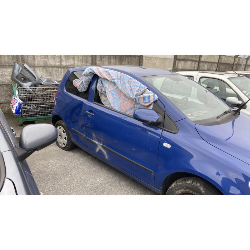 Serrure avant droit VOLKSWAGEN FOX Photo n°11