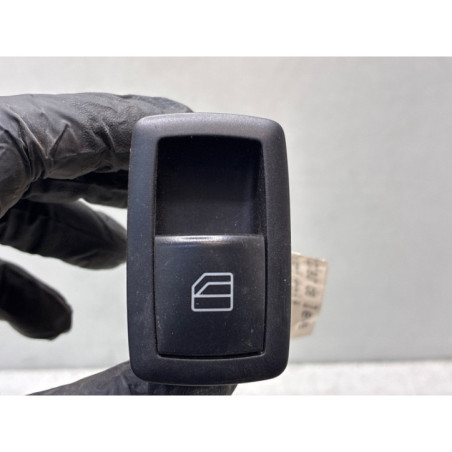 Interrupteur de leve vitre avant droit MERCEDES CLASSE B 245