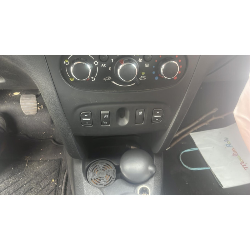 Attache ceinture arriere gauche DACIA LOGAN MCV 2 Photo n°6