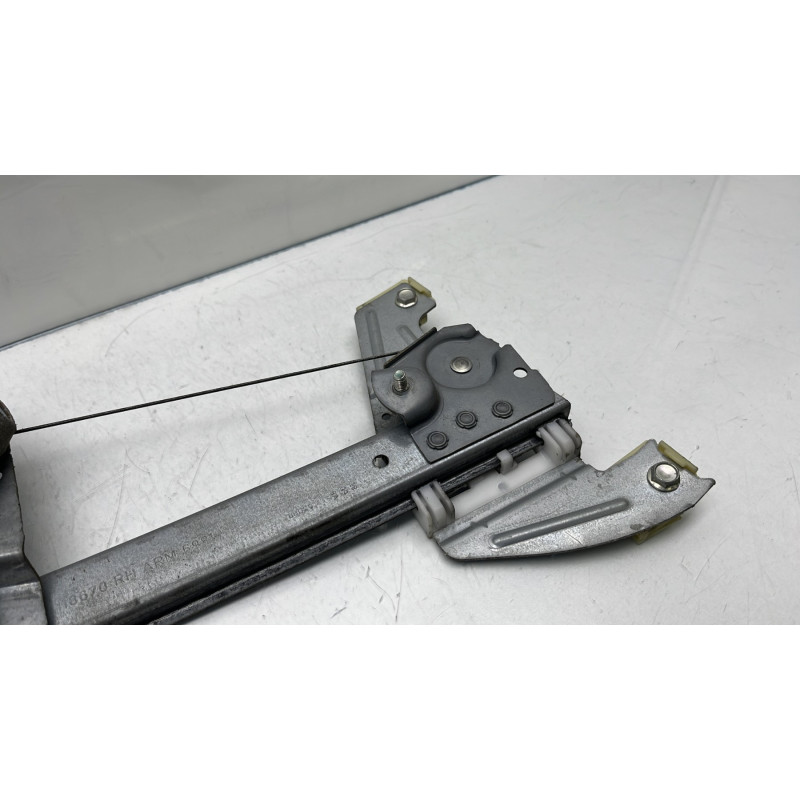 Leve vitre electrique avant droit PEUGEOT 107 Photo n°4