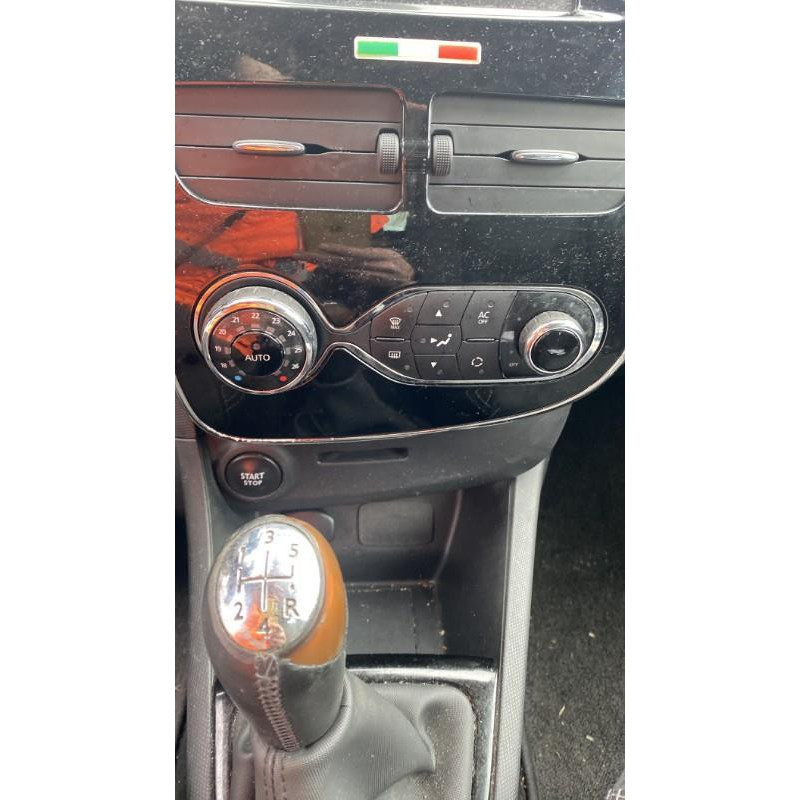 Vitre arriere gauche RENAULT CLIO 4 Photo n°8