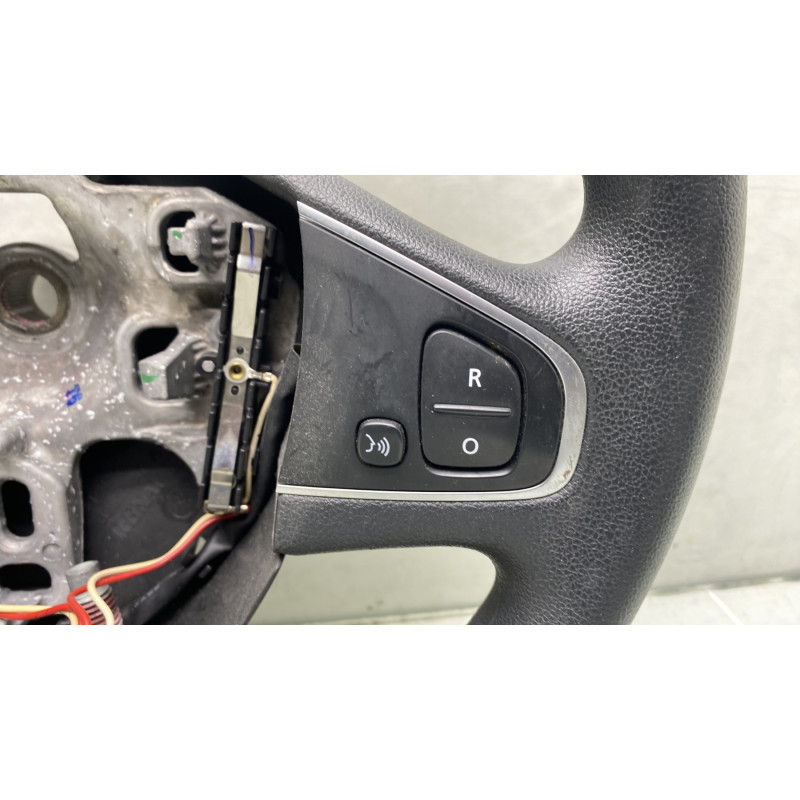 Volant RENAULT CLIO 4 Photo n°4