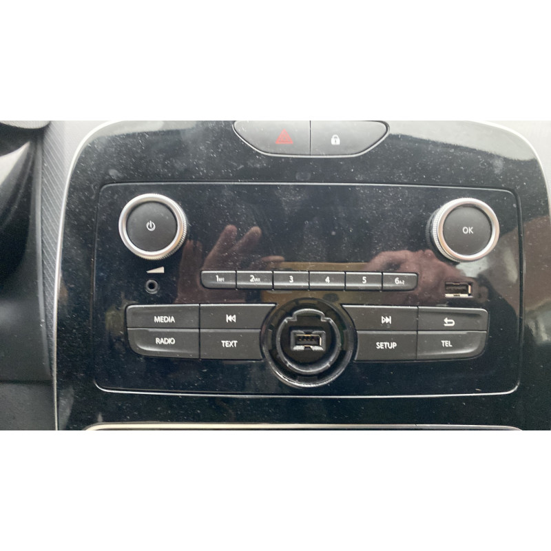 Volant RENAULT CLIO 4 Photo n°14