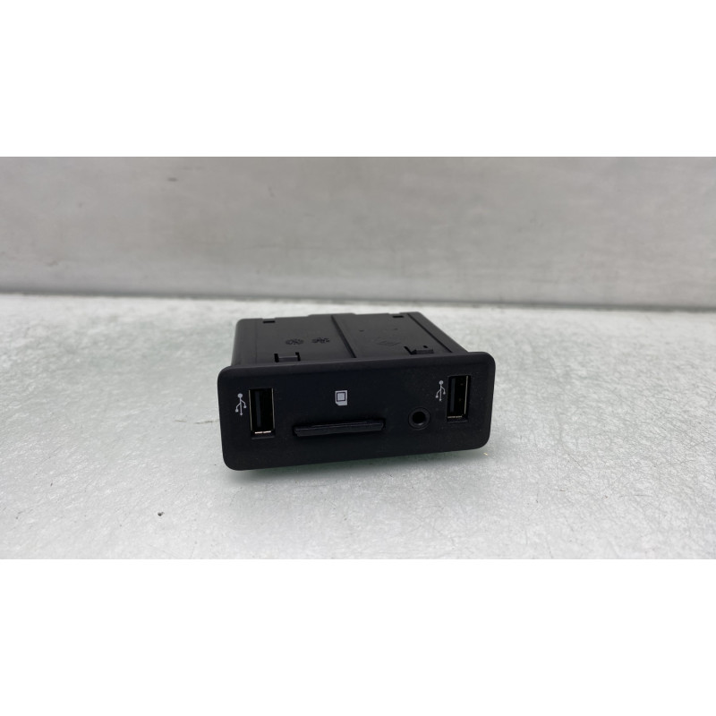 Prise port USB RENAULT TALISMAN Photo n°1