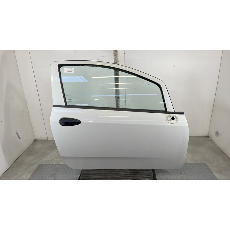 Porte avant droit FIAT GRANDE PUNTO Photo n°1
