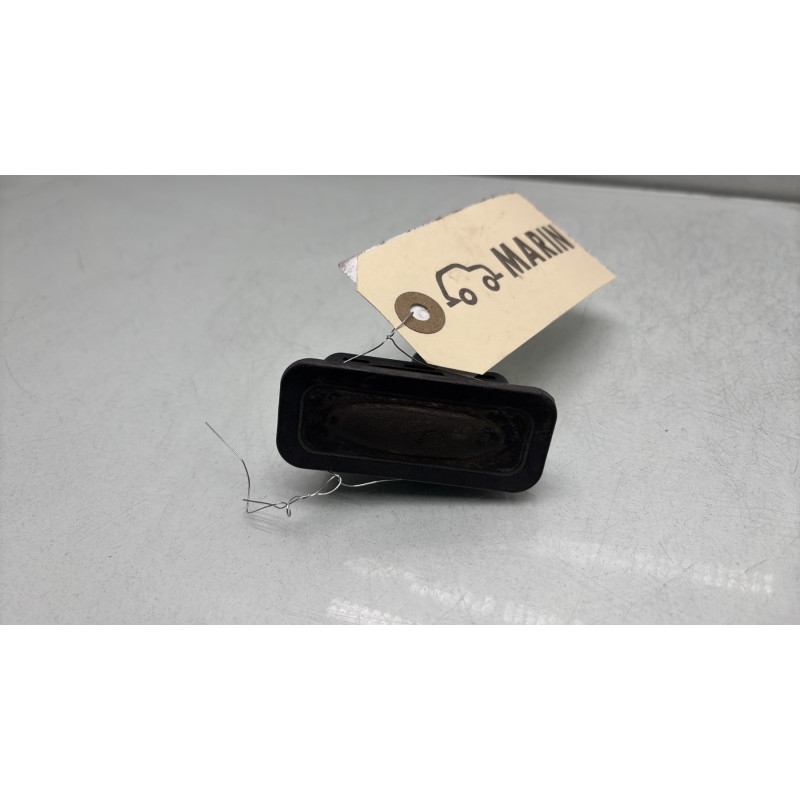 Bouton de coffre RENAULT CAPTUR 1 Photo n°1