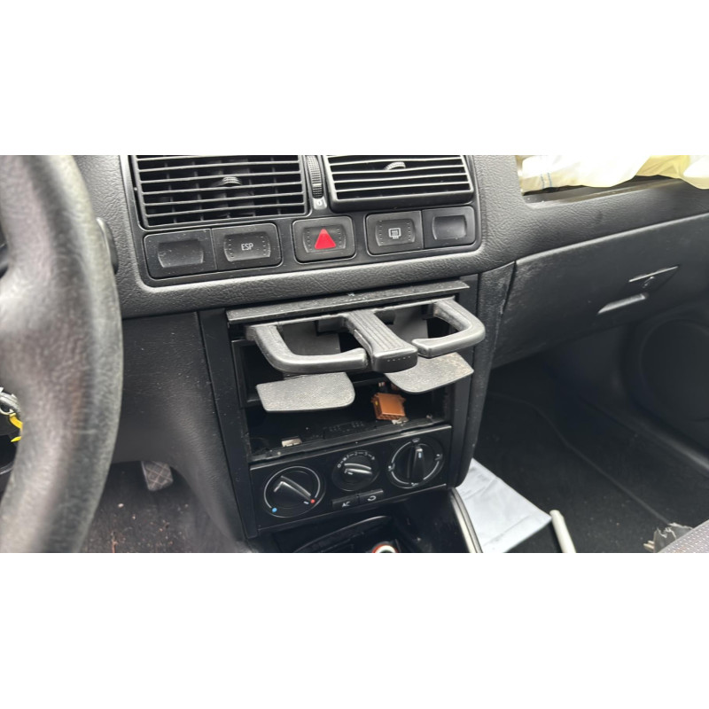 Bouton de warning VOLKSWAGEN GOLF 4 Photo n°14