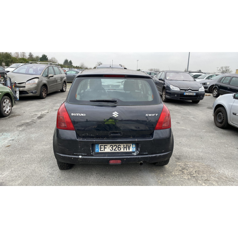 Malle/Hayon arriere SUZUKI SWIFT 3 Photo n°16