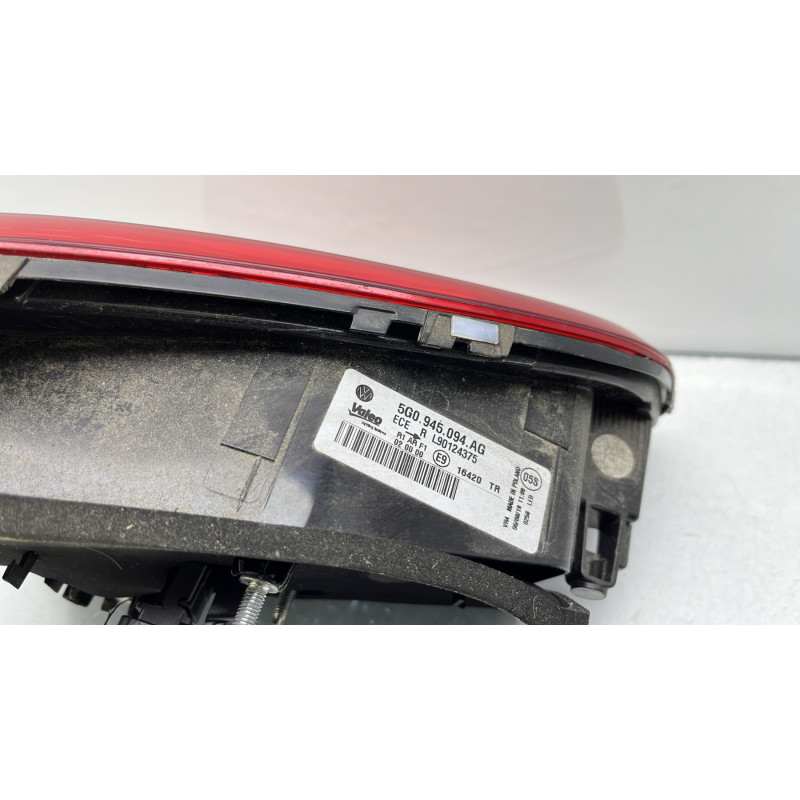Feu arriere secondaire droit (feux) VOLKSWAGEN GOLF 8 Photo n°6