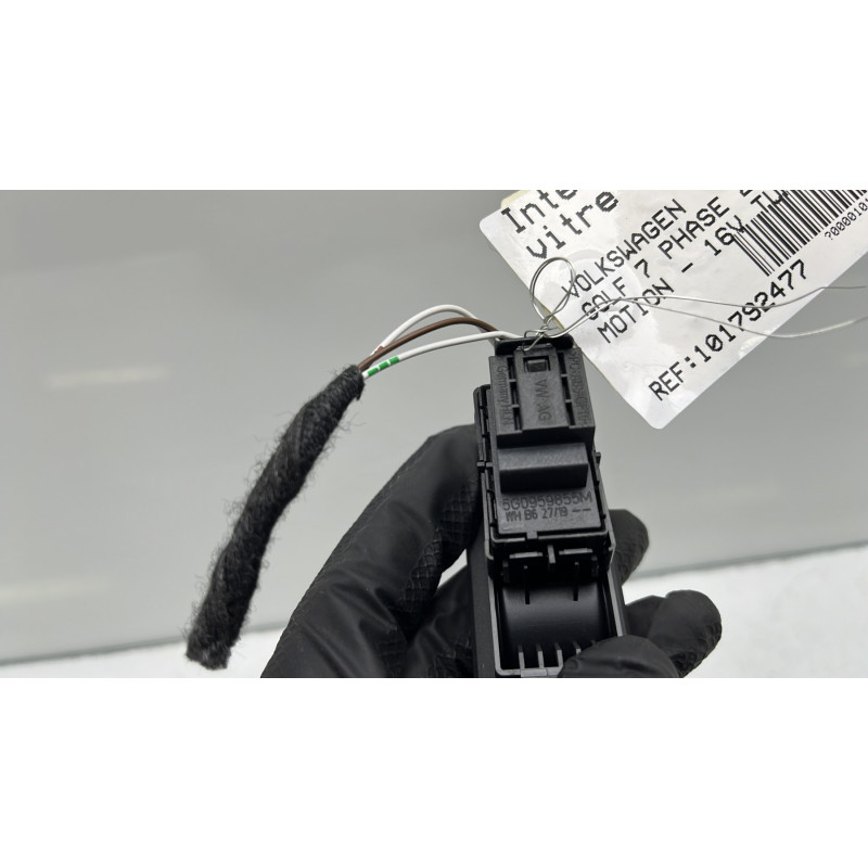 Interrupteur de leve vitre arriere gauche VOLKSWAGEN GOLF 8 Photo n°4