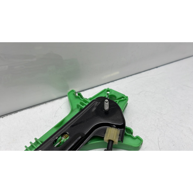 Leve vitre electrique arriere gauche VOLKSWAGEN GOLF 8 Photo n°3