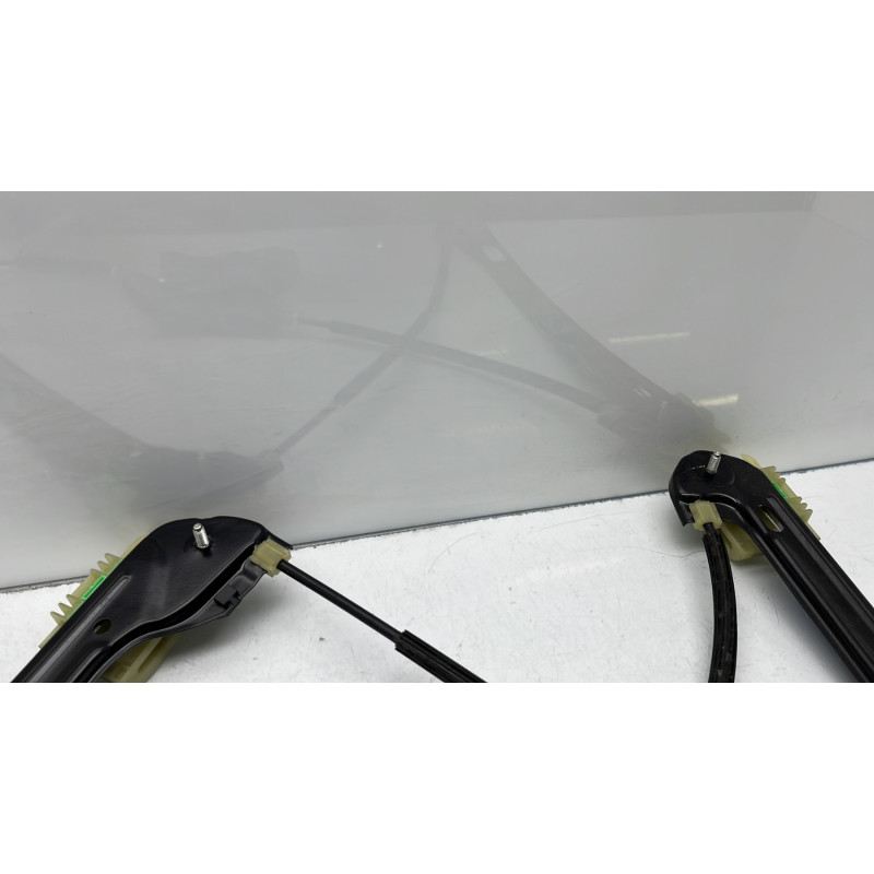 Leve vitre electrique avant droit VOLKSWAGEN GOLF 8 Photo n°3