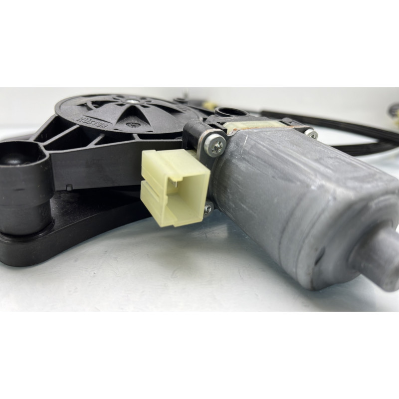 Leve vitre electrique avant droit VOLKSWAGEN GOLF 8 Photo n°6