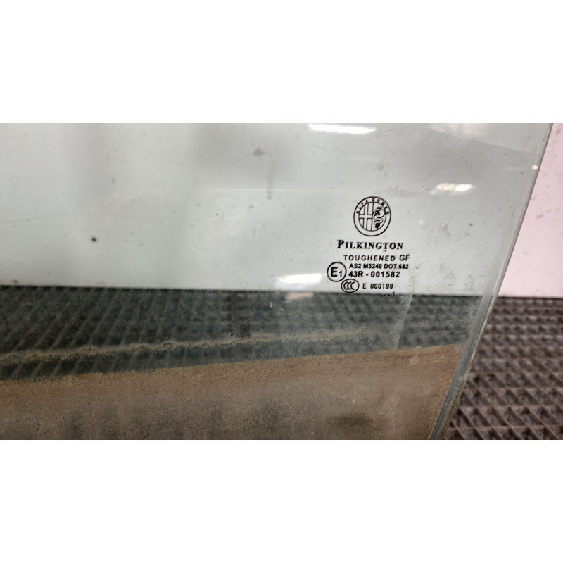 Vitre avant gauche ALFA ROMEO MITO Photo n°4