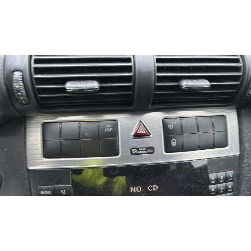Pretensionneur de ceinture avant droit MERCEDES CLASSE C 203 COUPE SPORT Photo n°20