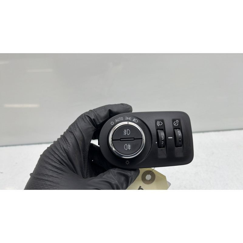 Commande de phare OPEL CORSA E Photo n°1