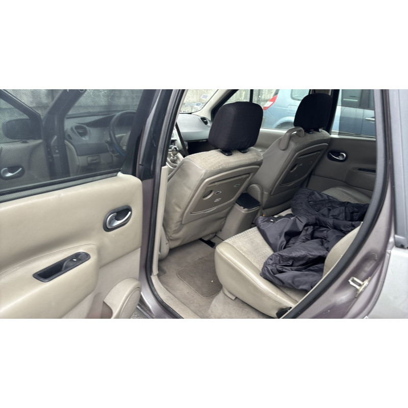 Pare choc arriere RENAULT SCENIC 2 Photo n°17