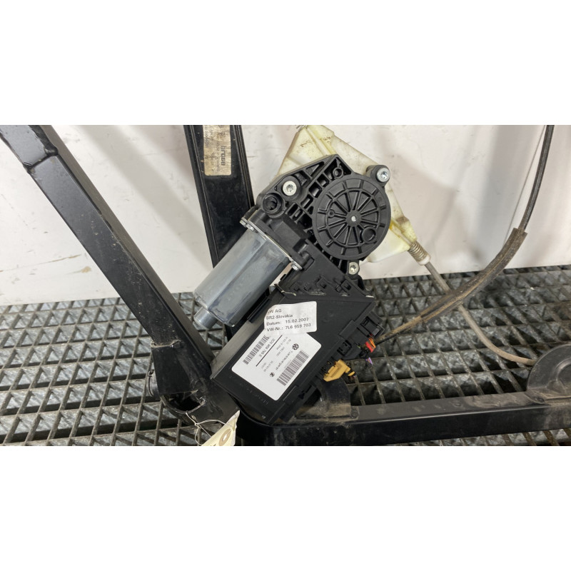 Leve vitre electrique arriere gauche VOLKSWAGEN TOUAREG 1 Photo n°3