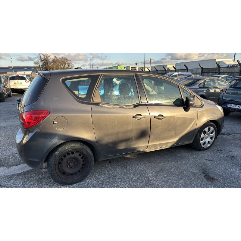 Feu arriere secondaire gauche (feux) OPEL MERIVA B Photo n°11
