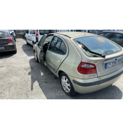 Pare choc avant RENAULT MEGANE 1