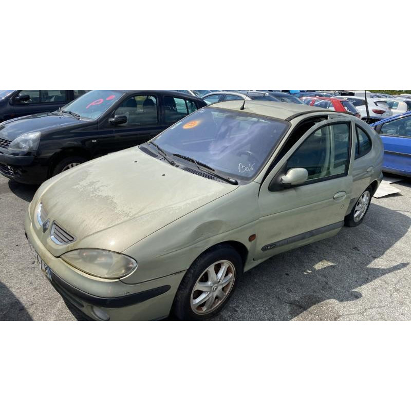 Pare choc avant RENAULT MEGANE 1 Photo n°17
