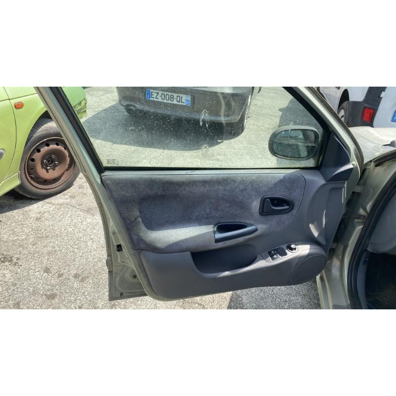 Pare choc avant RENAULT MEGANE 1 Photo n°18