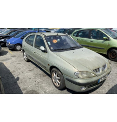 Pare choc avant RENAULT MEGANE 1
