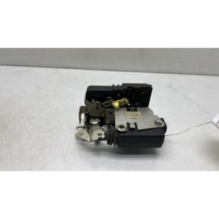 Serrure arriere gauche DACIA SANDERO 1