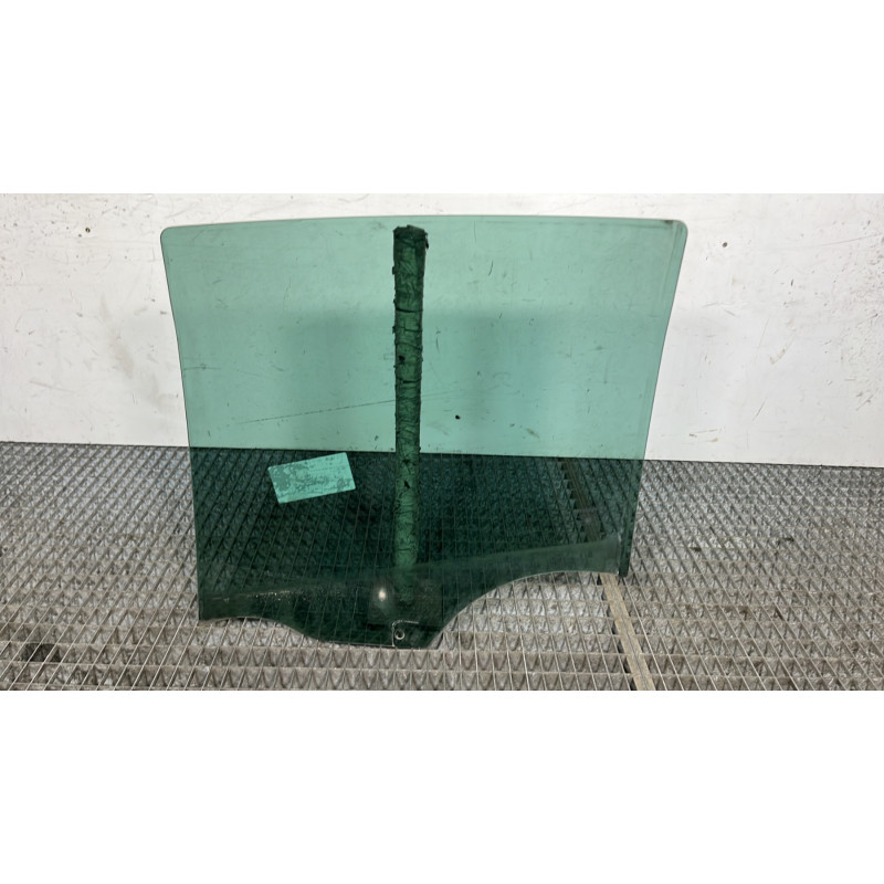 Vitre arriere droit RENAULT CLIO 3 Photo n°4