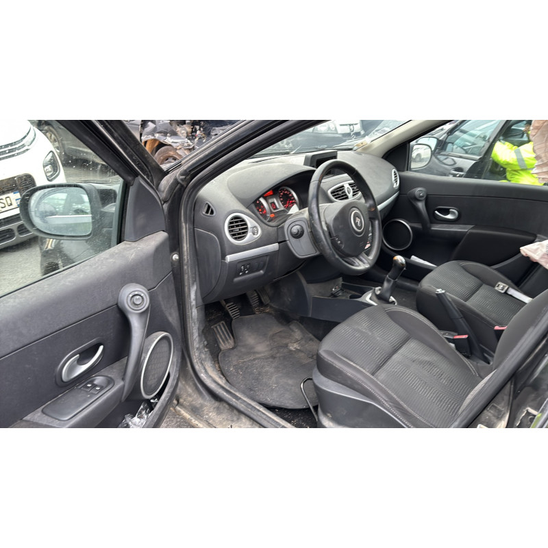 Vitre arriere droit RENAULT CLIO 3 Photo n°13