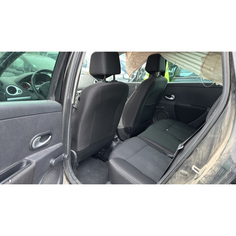 Vitre arriere droit RENAULT CLIO 3 Photo n°14