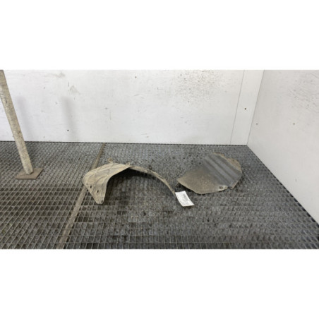 Pare boue arriere gauche NISSAN QASHQAI 1