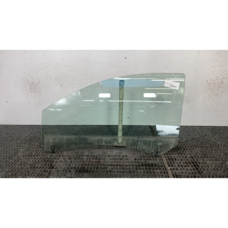 Vitre avant gauche RENAULT CLIO 3 Photo n°1