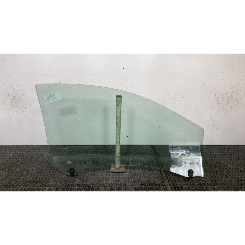 Vitre avant gauche RENAULT CLIO 3 Photo n°7