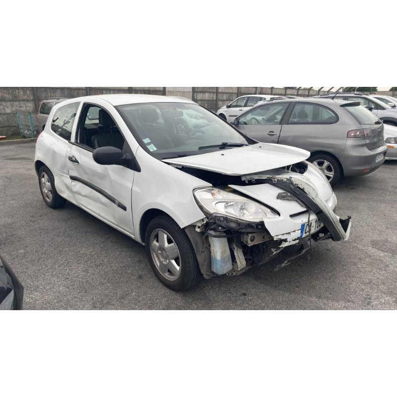Vitre avant gauche RENAULT CLIO 3 Photo n°9