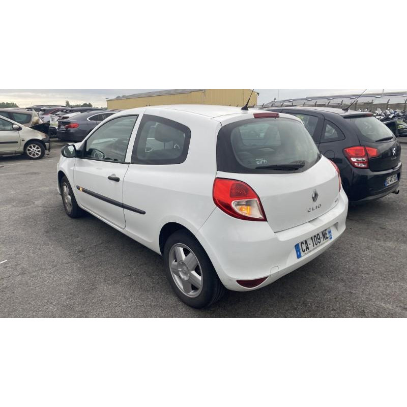 Vitre avant gauche RENAULT CLIO 3 Photo n°15
