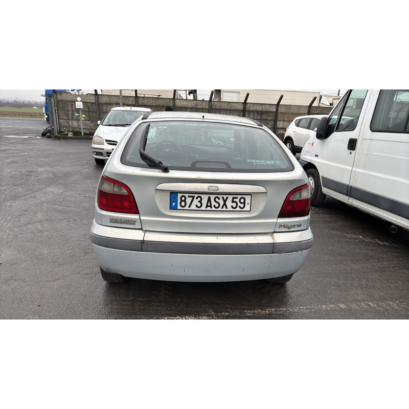 Verin de coffre RENAULT MEGANE 1 Photo n°8