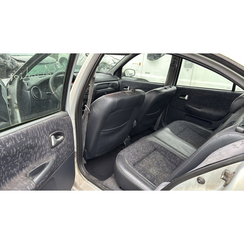 Verin de coffre RENAULT MEGANE 1 Photo n°13