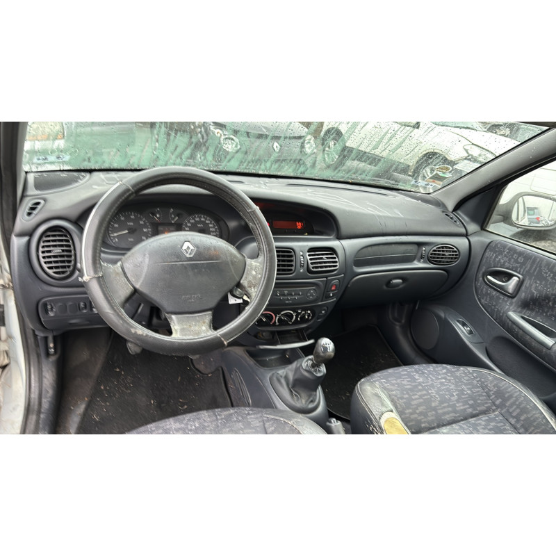 Crochet de remorquage RENAULT MEGANE 1 Photo n°15