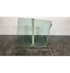 Vitre arriere droit PEUGEOT 106
