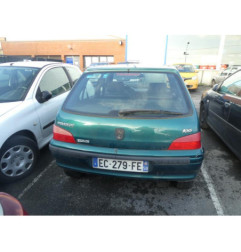 Vitre arriere droit PEUGEOT 106