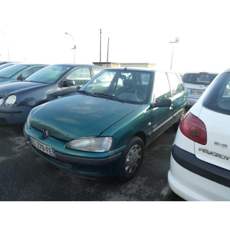 Vitre arriere droit PEUGEOT 106 Photo n°9