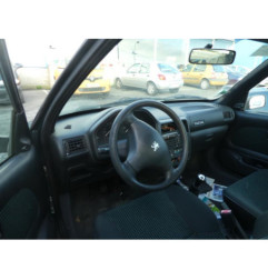 Vitre arriere droit PEUGEOT 106